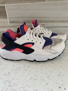 Nike Kids Huarache Sneaker in White, Pink & Navy